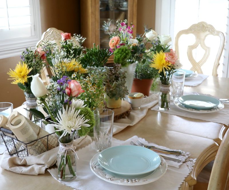 SIMPLE AND EASY WAY TO CREATE A SPRING TABLE SETTING